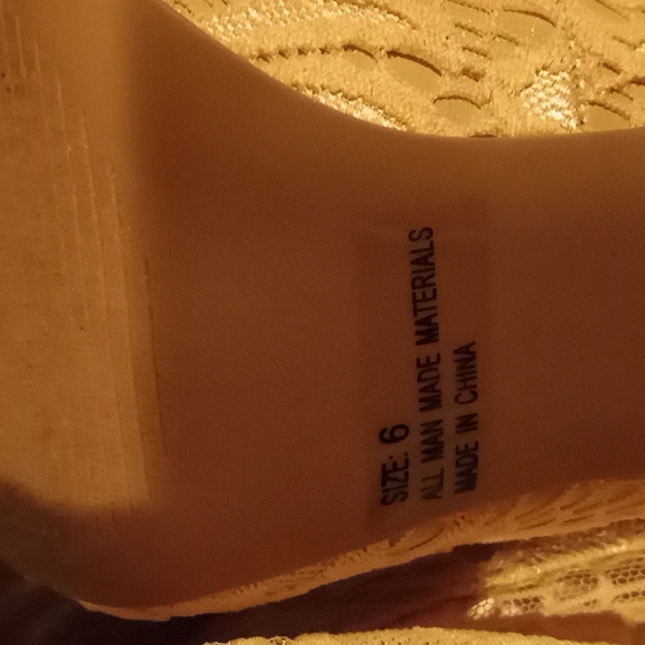 QUPID Floral Lace Peep Toe Stiletto Ankle Boot - Picture 5 of 5